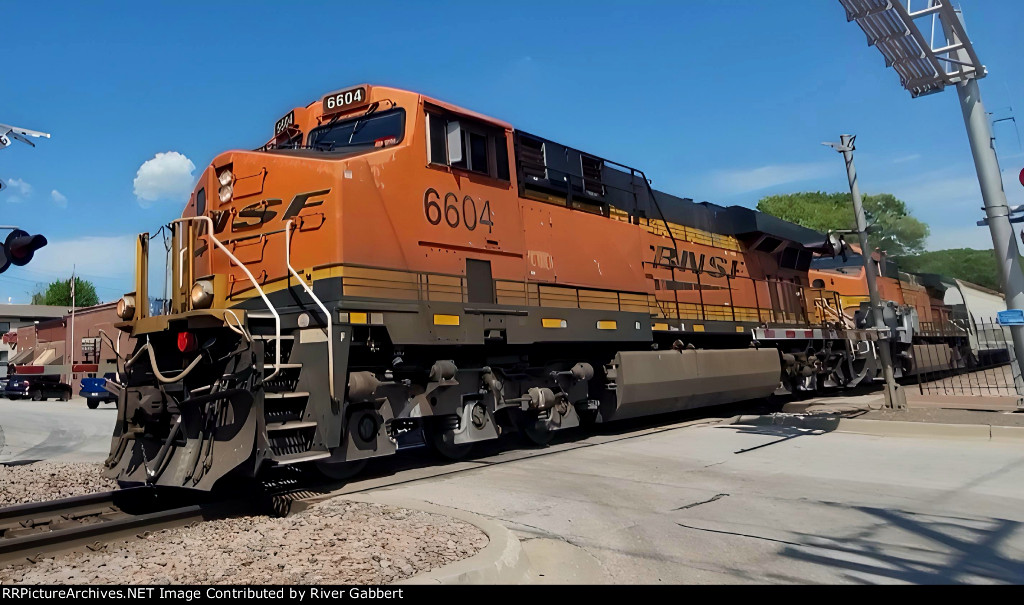 BNSF 6604